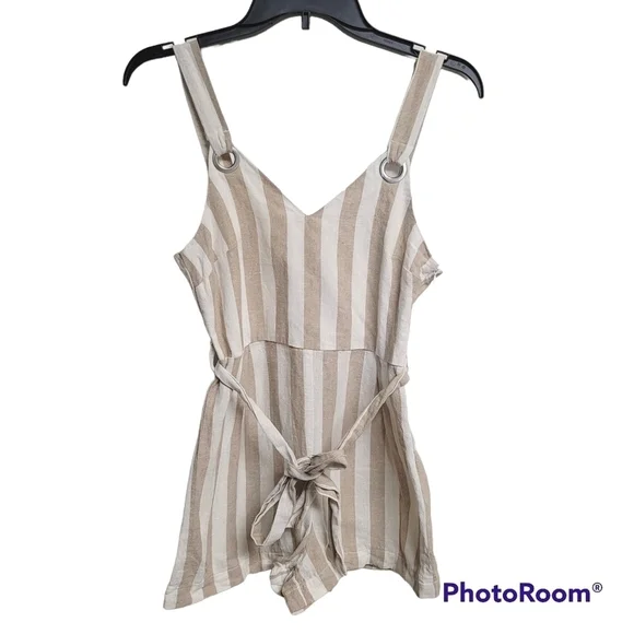 Coco‎ + Jaimeson White And Tan Striped Tie Waist Linen Romper - Picture 2 of 7